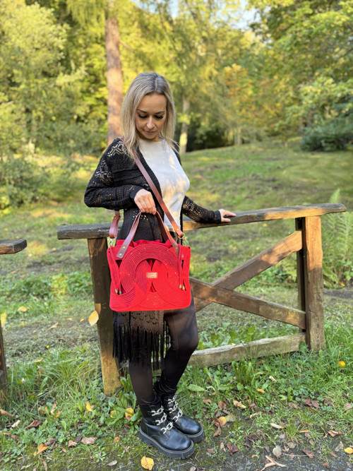 Elegantní třpytivá kabelka — foto 3