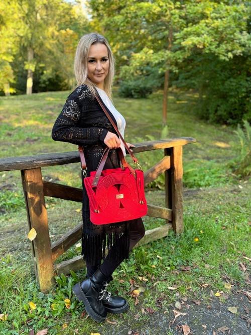 Elegantní třpytivá kabelka — foto 6