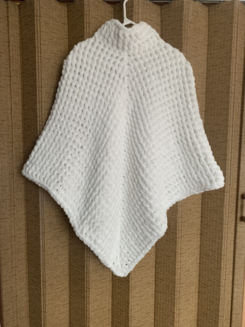 Pončo Puffy vel. 48 sněhobílé — foto 4