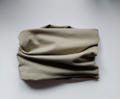 Světle khaki nákrčník — foto 2
