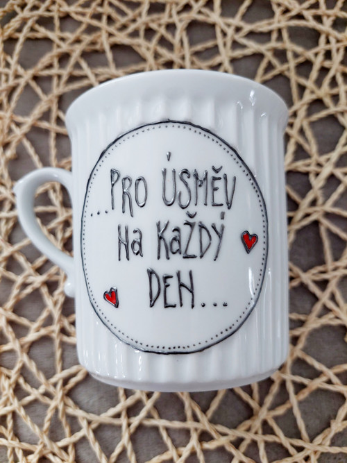 Malovaný hrníček s kočičkou — foto 4