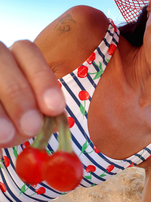 MonokiniNavyCherries — foto 4