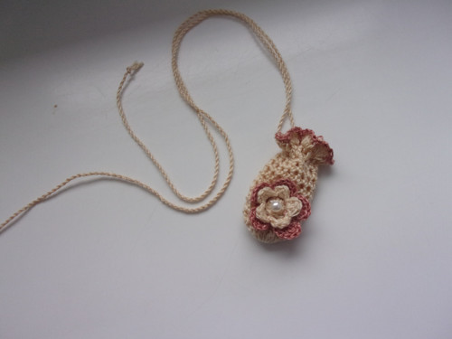 Háčkovaný pytlíček na amulet — foto 4