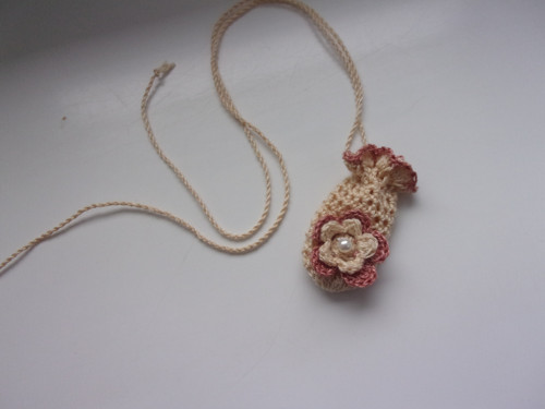Háčkovaný pytlíček na amulet — foto 5