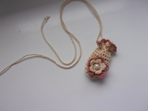 Háčkovaný pytlíček na amulet — foto 6