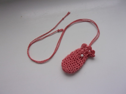 Háčkovaný pytlíček na amulet — foto 4