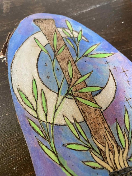 Kouzelné koště s měsícem - pyrografie — foto 4