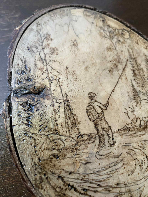 Rybář v tichu lesa – pyrografie — foto 4