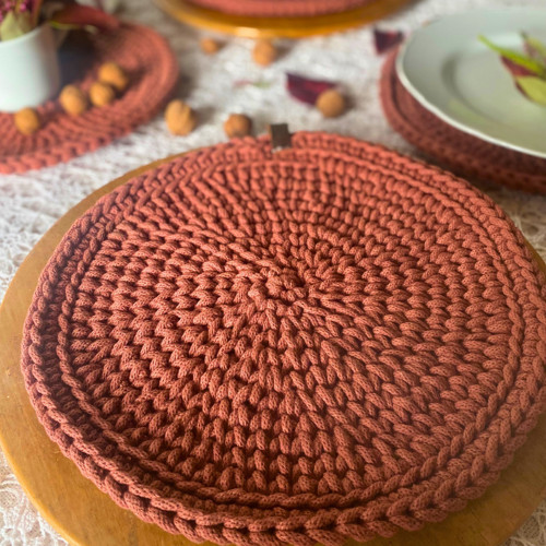 Háčkované prostírání v barvě Wild rose — foto 2