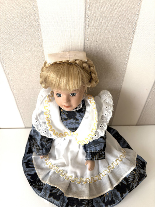 Porcelánová panenka Darina — foto 4