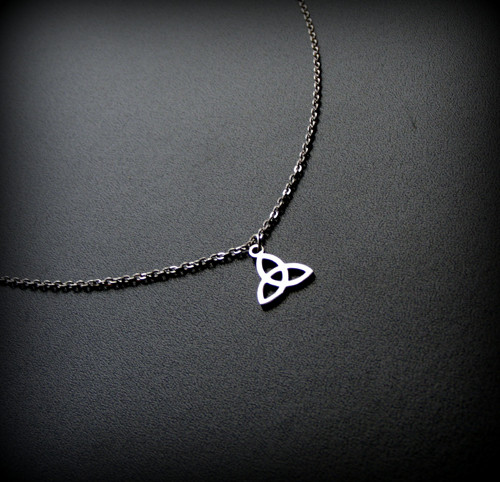 Ocelový náhrdelník - KELTSKÝ UZEL*TRIQUETRA — foto 2