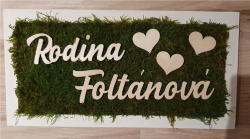 Mechová tabulka se jménem rodiny — foto 2