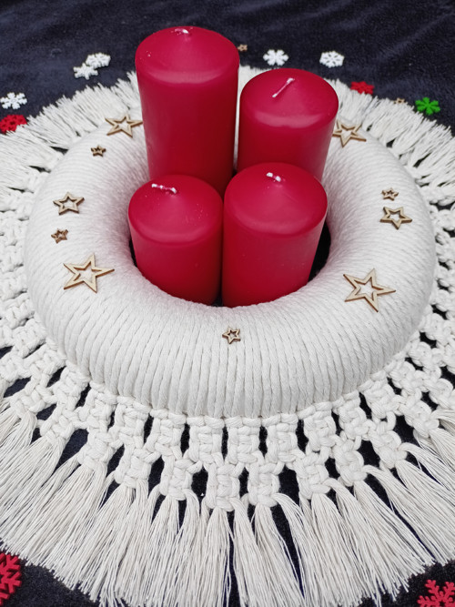 Elegantní adventní věnec, macramé — foto 3