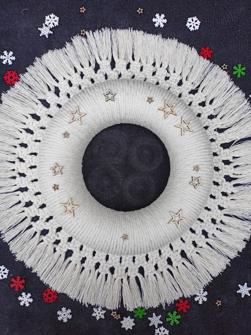 Elegantní adventní věnec, macramé — foto 4