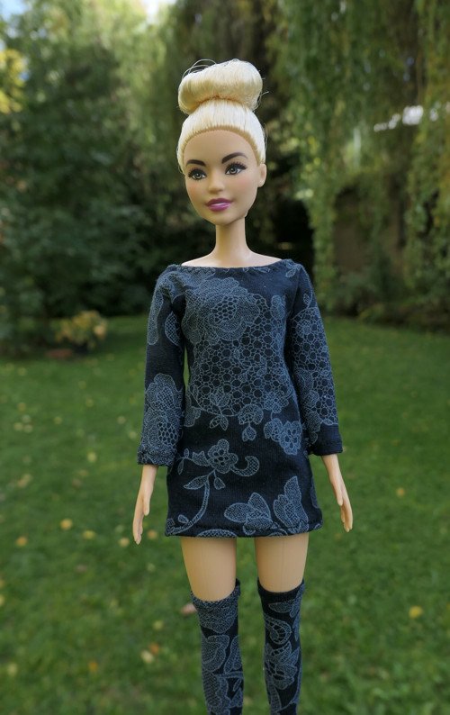 Šaty pro chladné dny pro Barbie — foto 4