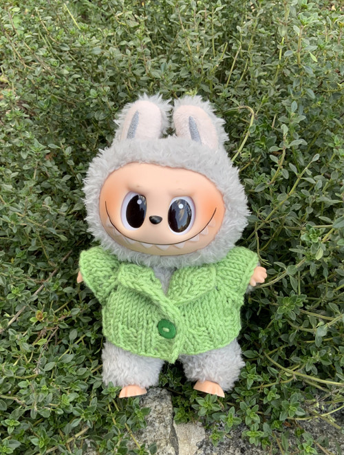 Svetřík pro Labubu světle zelený — foto 2