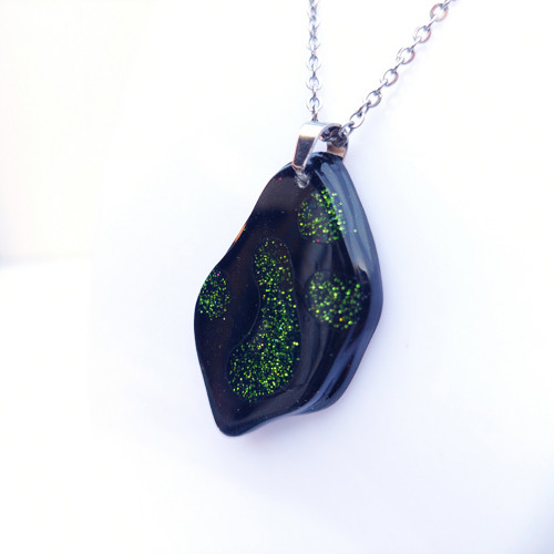 Mysterious green sparkles /25192/ — foto 3