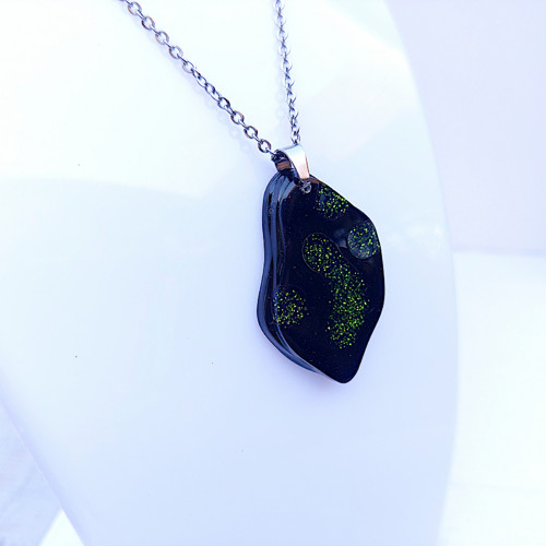 Mysterious green sparkles /25192/ — foto 4
