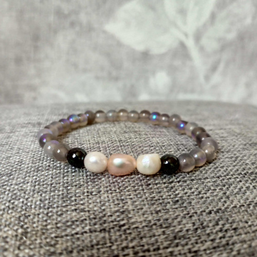 Náramek z labradoritu a perel — foto 5