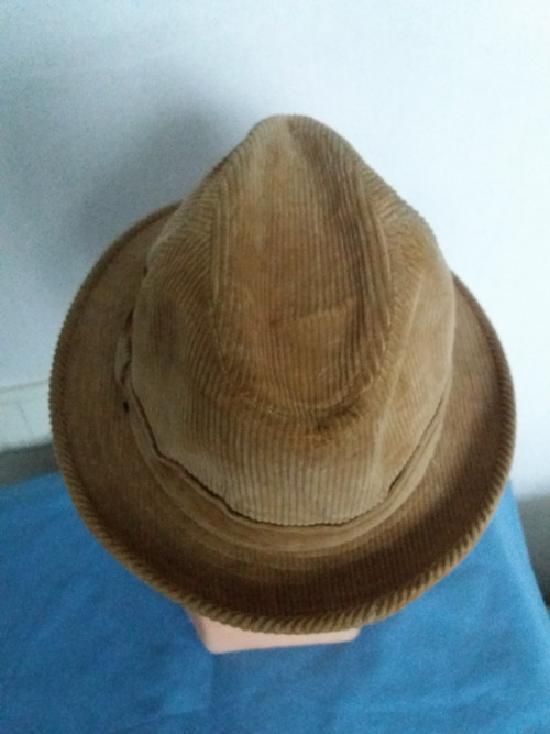 Klobouk manšestrový, vel. 56 — foto 3