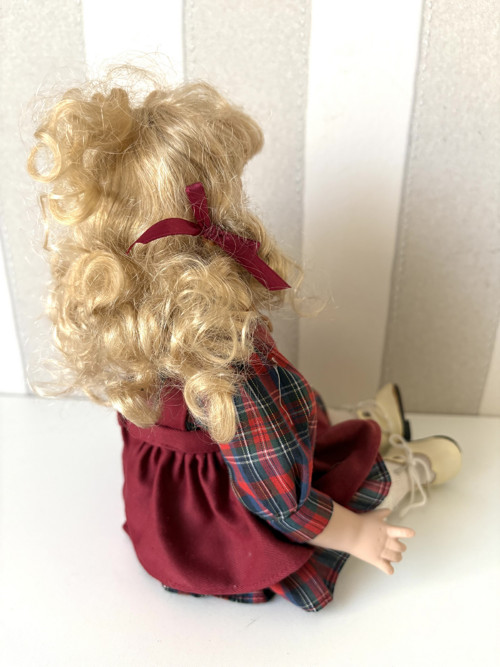 Porcelánová panenka Milana — foto 5