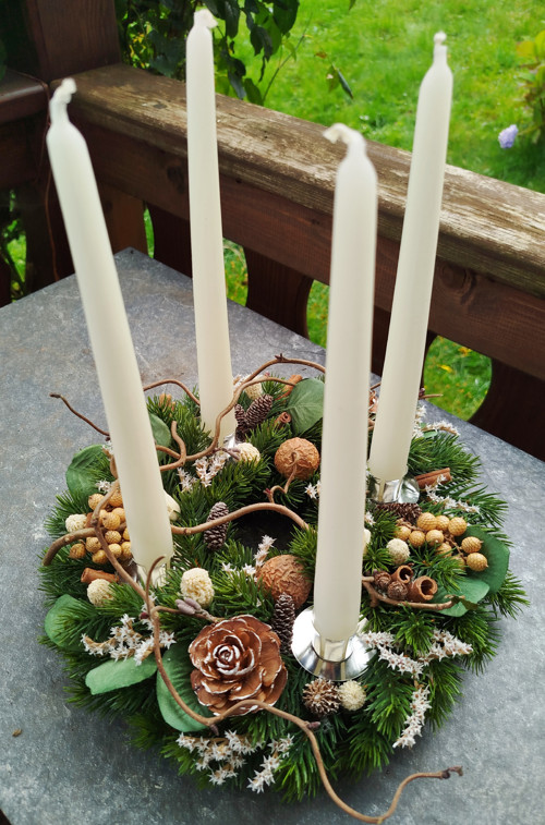 Adventní věnec v béžové — foto 2