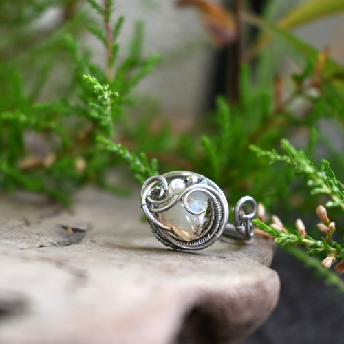 Otevřený opálový prsten s perlou — foto 4