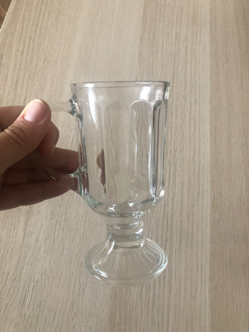 Sklenička na nožce — foto 2
