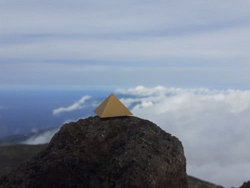 Pyramida 6x6 cm 'zlatá' — foto 4