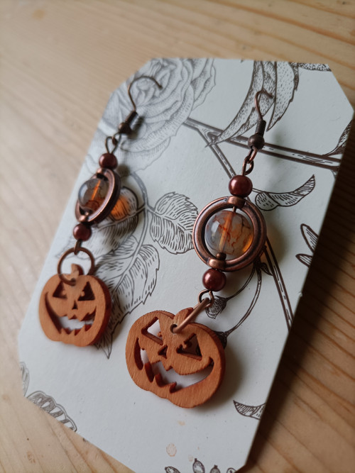 Halloweenské náušnice s krvavými korálky — foto 5