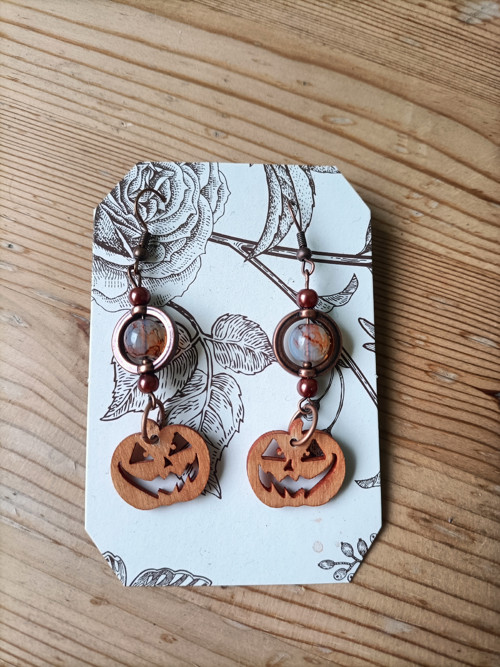 Halloweenské náušnice s krvavými korálky — foto 2