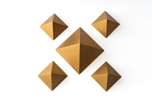 Pyramida 10x10 cm 'zlatá' — foto 3