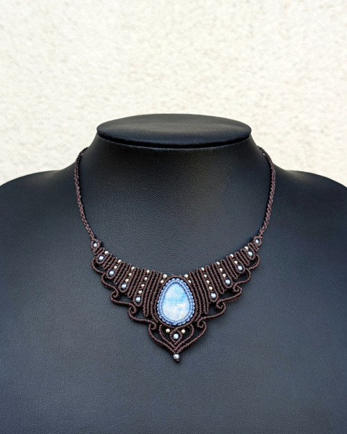 Macramé náhrdelník s měsíčním kamenem — foto 4