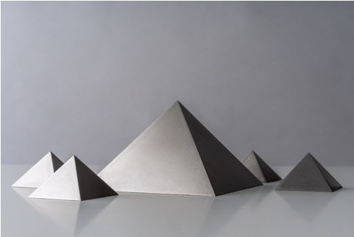 Pyramida 20x20 cm stříbrná — foto 2