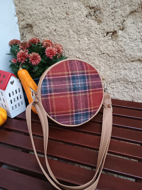 SLEČNA KULATÁ - s popruhem — foto 6