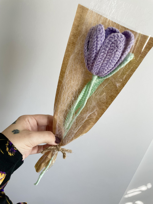 Háčkovaný tulipán — foto 2