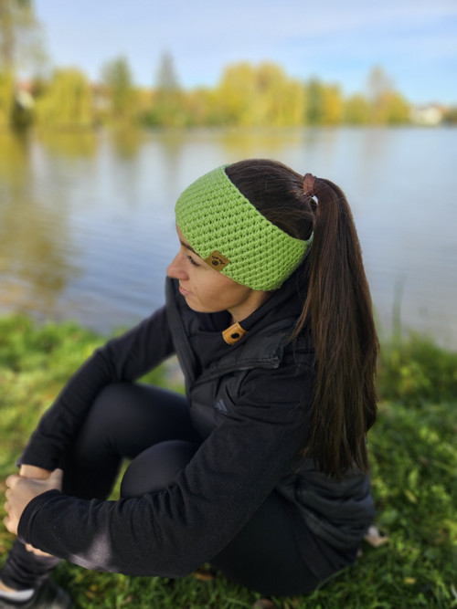 Zelená háčkovaná merino čelenka — foto 2