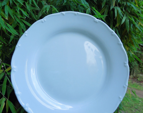 Retro bílý porcelánový talíř — foto 2