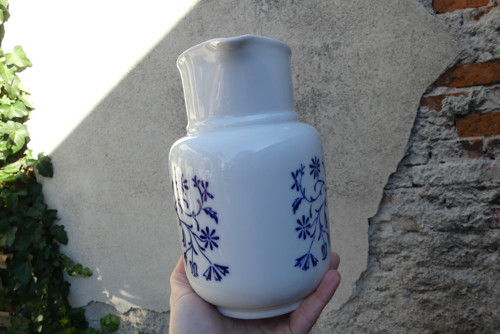 Modrý dotek...porcelánový džbán, Československo — foto 4