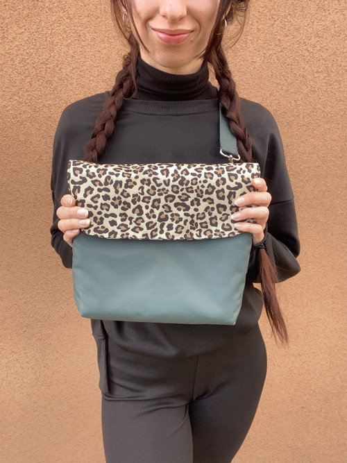 Crossbody kabelka leopard SKLADEM — foto 2