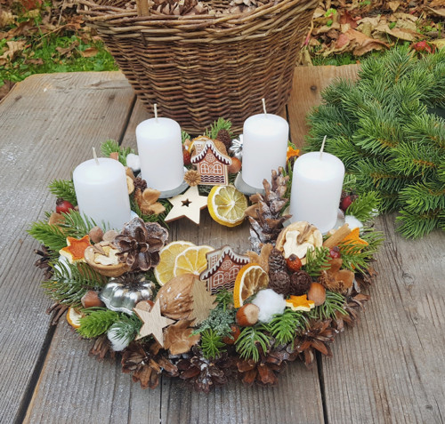 Adventní věneček s domečky — foto 4