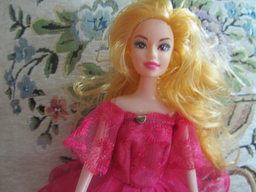 Společenské šaty pro Barbie č. 5 — foto 2
