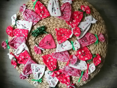Adventní kalendář..... 24 pytlíčků — foto 6