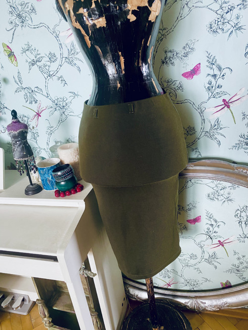 Sukně khaki pencil — foto 2