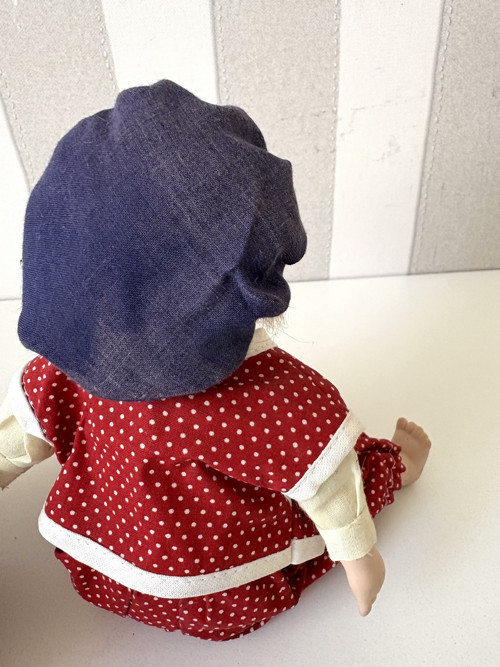 Porcelánová postavička chlapeček Daniel — foto 2