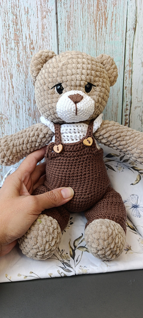 Háčkovaný medvídek 32cm čokoládové lacle — foto 3