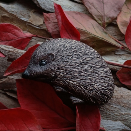 Ježek - dřevěná brož — foto 3