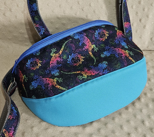 Crossbody kabelka - ledvinka — foto 2