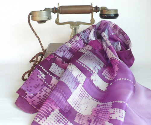 Hedvábný šátek Violet. — foto 2