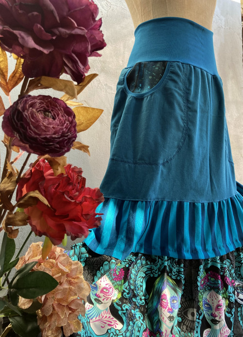 "La Muerte!", volánová sukně — foto 5